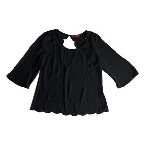 Buckle Red Women’s Small Top Blouse Quarter‎ Sleeve Scoopneck Scallop Hem